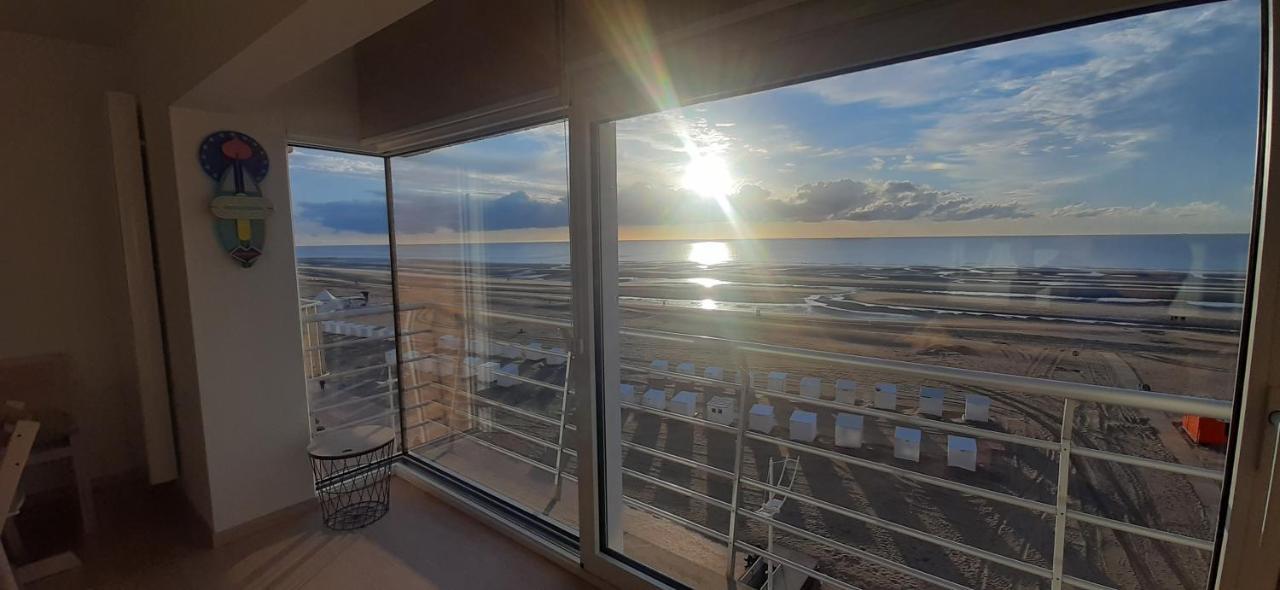 Appartment With Frontal Sea View With 3 Bedrooms Koksijde Exterior foto