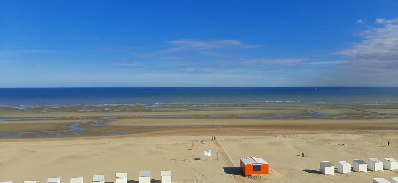 Appartment With Frontal Sea View With 3 Bedrooms Koksijde Exterior foto